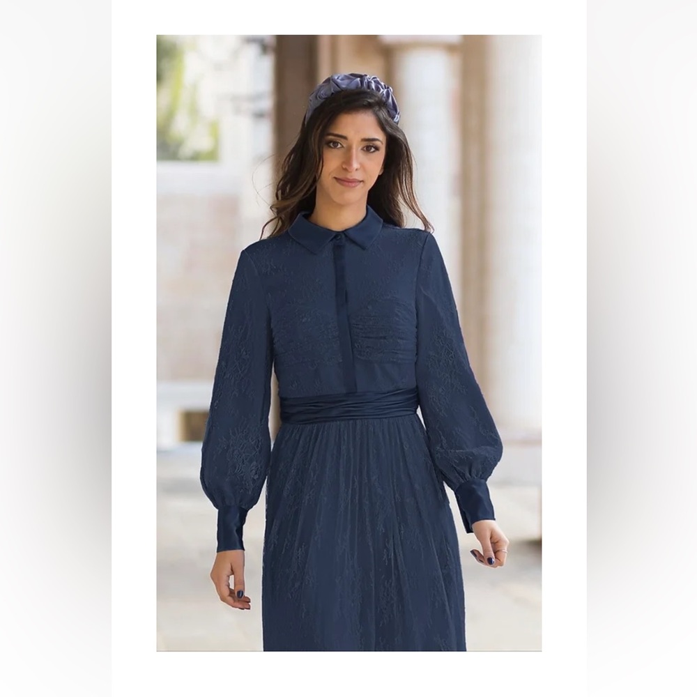 Malka Majesty Chaya Navy Lace Gown Long Sleeve Never worn